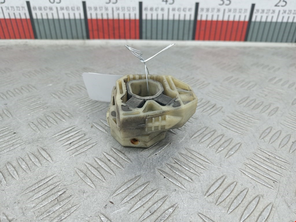 Кронштейн (крепление) радиатора SEAT Toledo 2012-2019