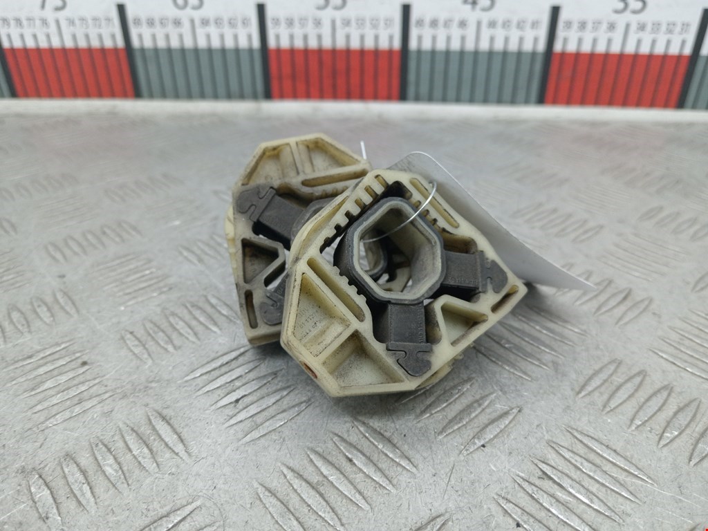 Кронштейн (крепление) радиатора SEAT Toledo 2012-2019