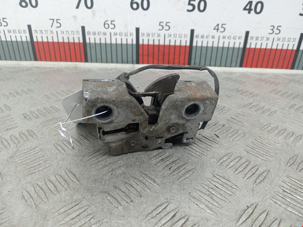Замок капота SEAT Toledo 2012-2019