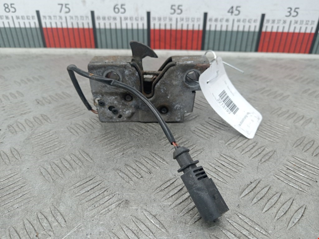 Замок капота SEAT Toledo 2012-2019