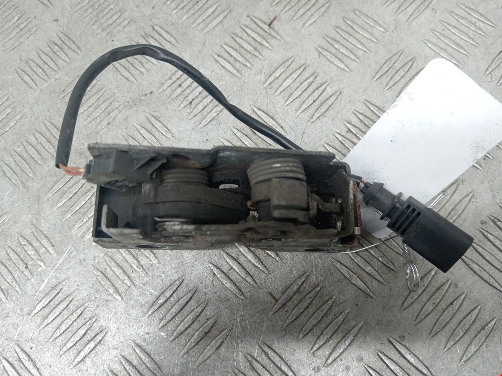 Замок капота SEAT Toledo 2012-2019