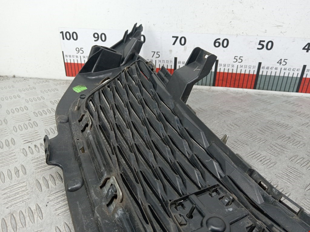 Решетка радиатора SEAT Toledo 2012-2019