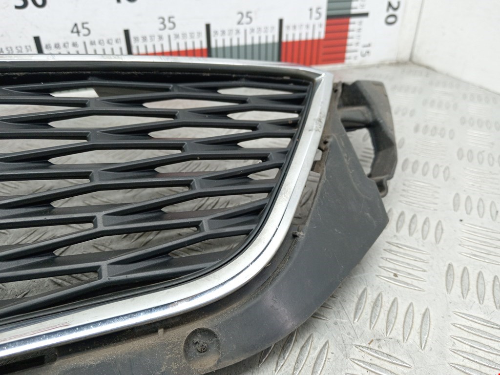 Решетка радиатора SEAT Toledo 2012-2019