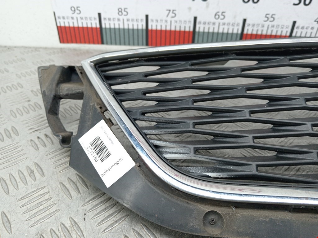 Решетка радиатора SEAT Toledo 2012-2019