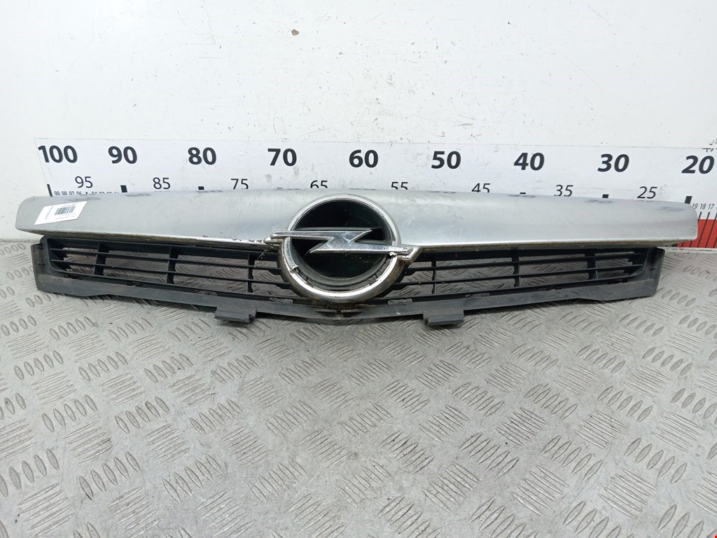 Решетка радиатора OPEL Tigra B 2004-2009