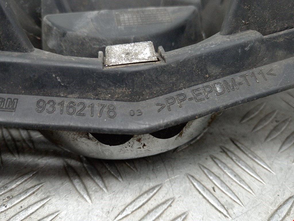 Решетка радиатора OPEL Tigra B 2004-2009