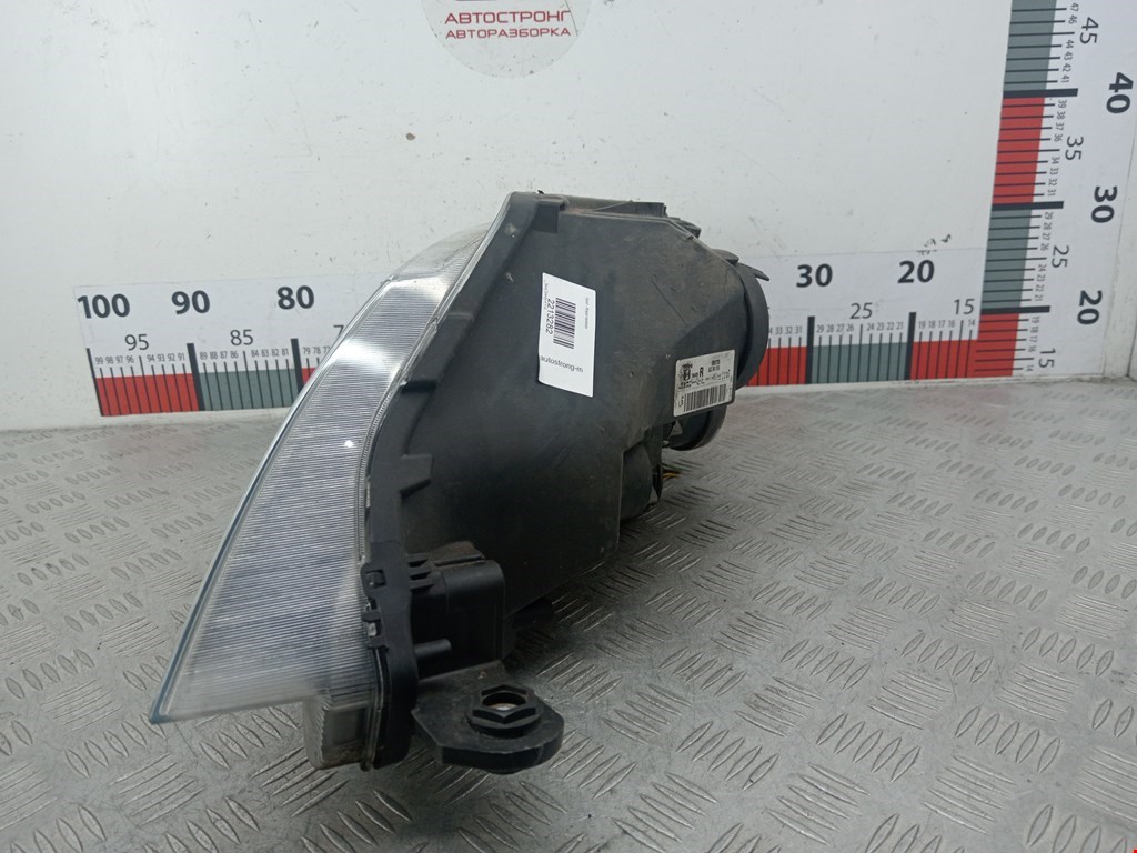 Фара правая SEAT Toledo 2012-2019