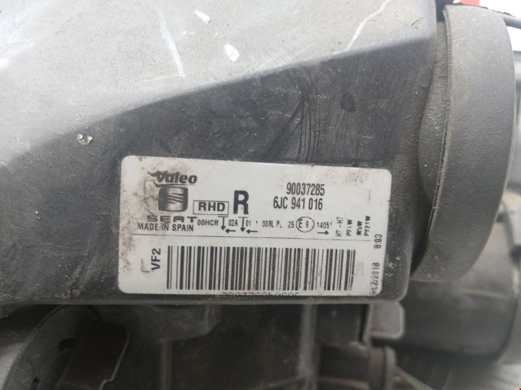 Фара правая SEAT Toledo 2012-2019