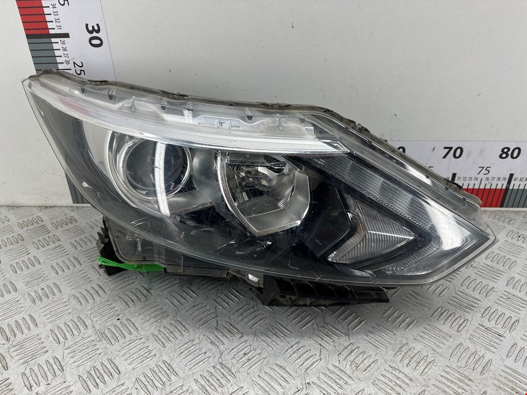 Фара правая NISSAN Qashqai J11 2013-2022