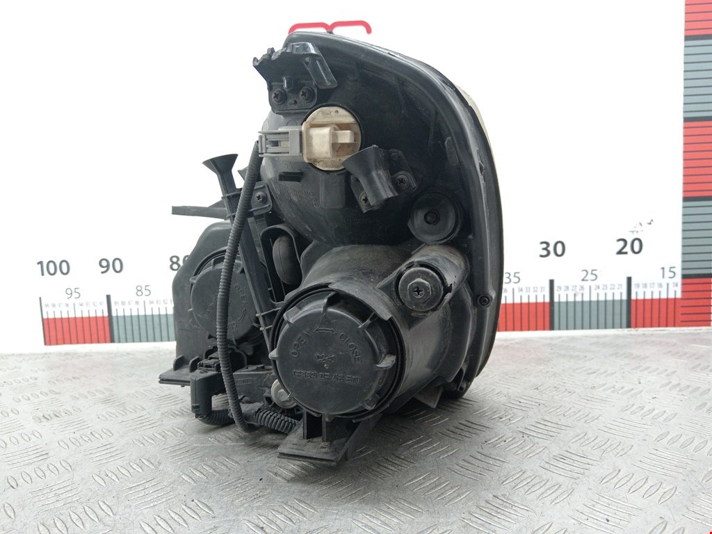 Фара правая KIA Carnival II 2006-2014