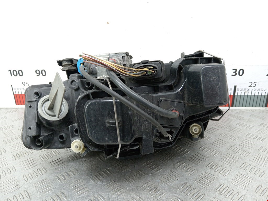 Фара правая AUDI A6 C5 1997-2004