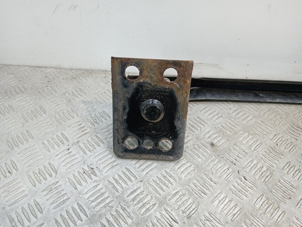 Усилитель переднего бампера (передний) FIAT 500 2007-н.в.