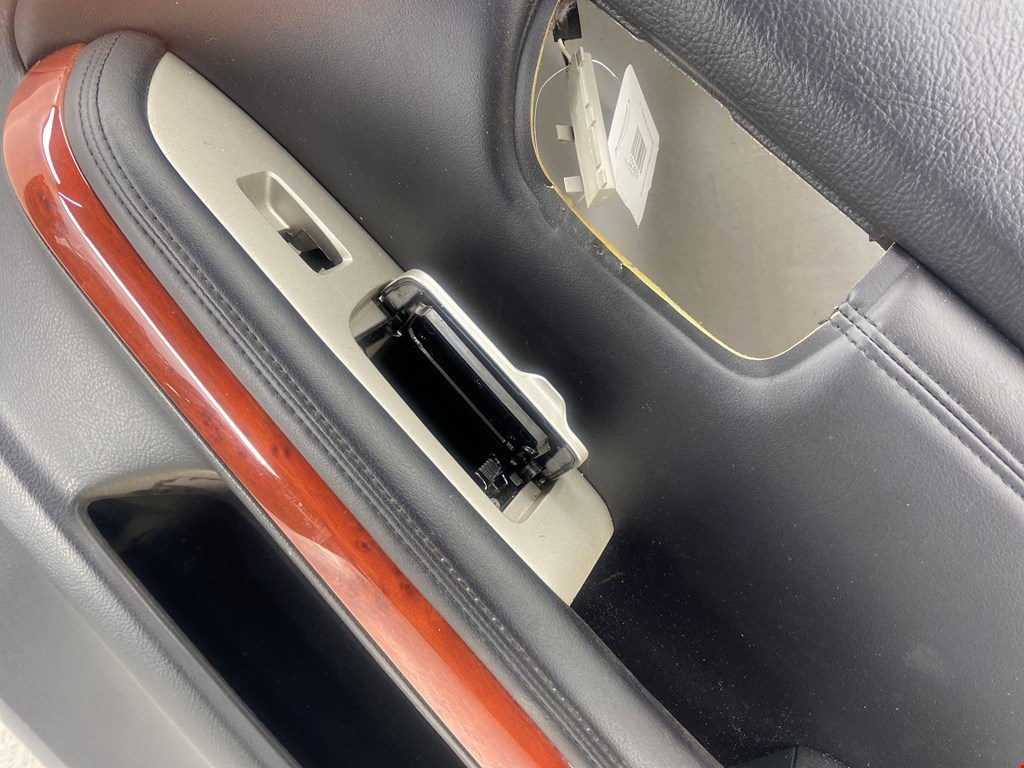 Обшивка двери задняя правая LEXUS RX 300\330\350\400H 2003-2009