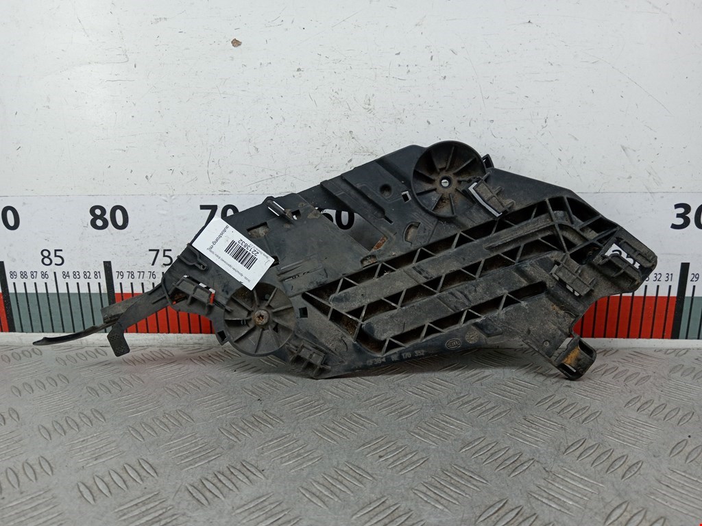 Кронштейн фары правый SKODA Octavia A5 1Z- 2004-2013