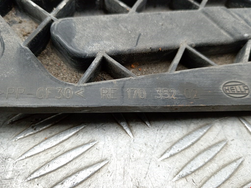 Кронштейн фары правый SKODA Octavia A5 1Z- 2004-2013