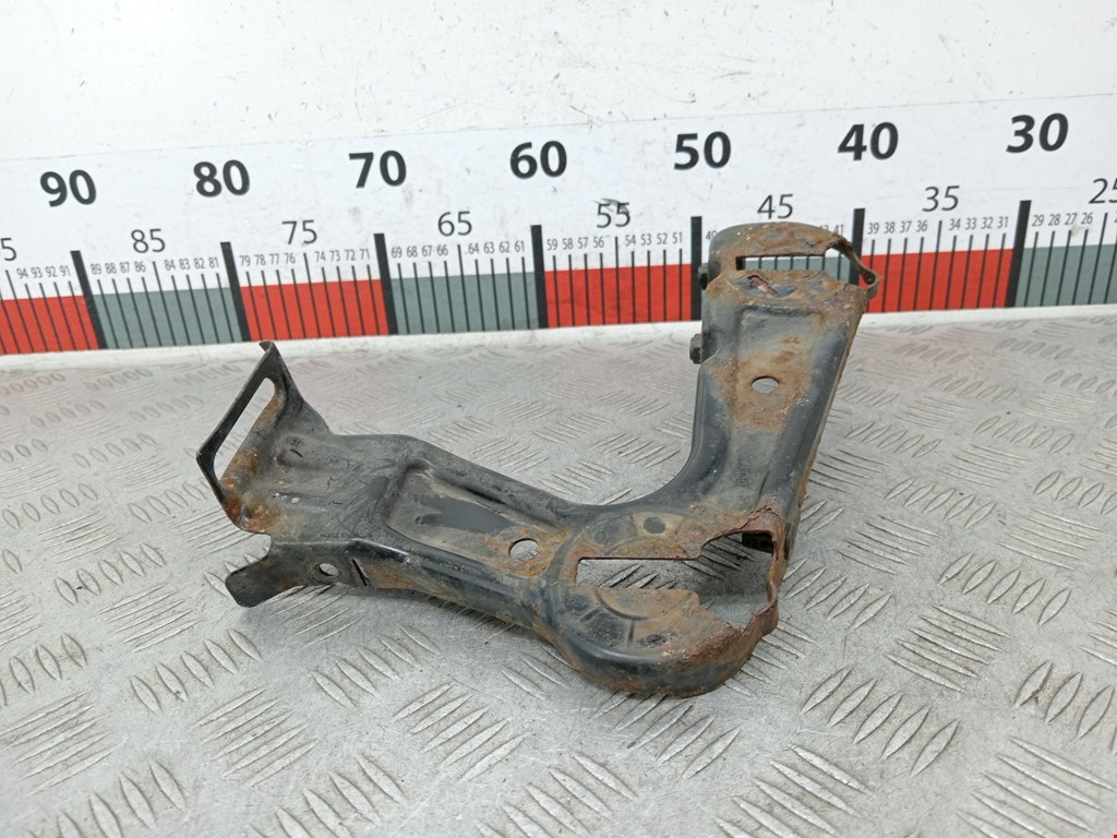 Кронштейн фары правый SKODA Octavia A5 1Z- 2004-2013