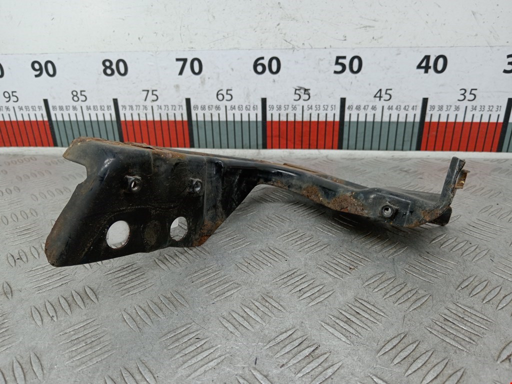 Кронштейн фары правый SKODA Octavia A5 1Z- 2004-2013