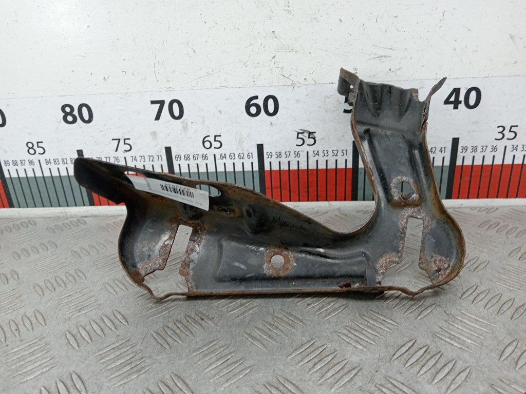 Кронштейн фары правый SKODA Octavia A5 1Z- 2004-2013