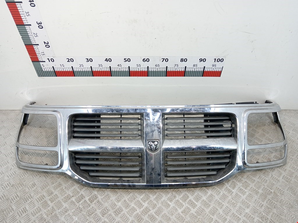 Решетка радиатора DODGE Nitro 2006-2011