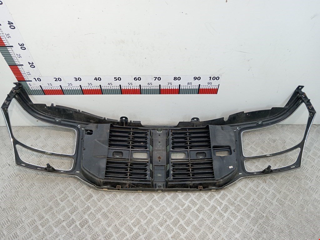 Решетка радиатора DODGE Nitro 2006-2011