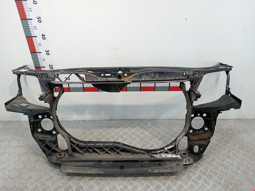 Панель передняя (передняя монтажная панель рамка передняя телевизор) Audi A4 B7 (2004-2009)