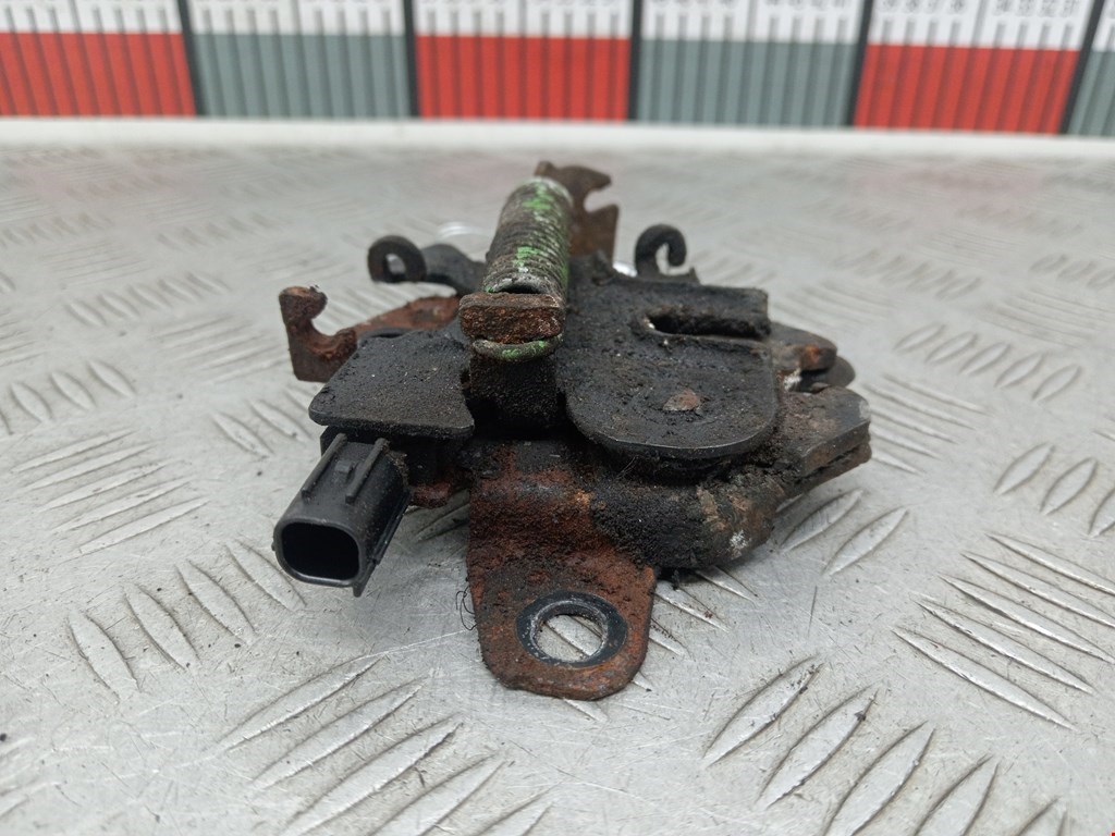 Замок капота TOYOTA Avensis 2009-2015