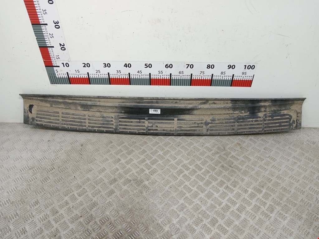 Накладка (молдинг) бампера заднего Toyota Land Cruiser (J200) (2007-2021)