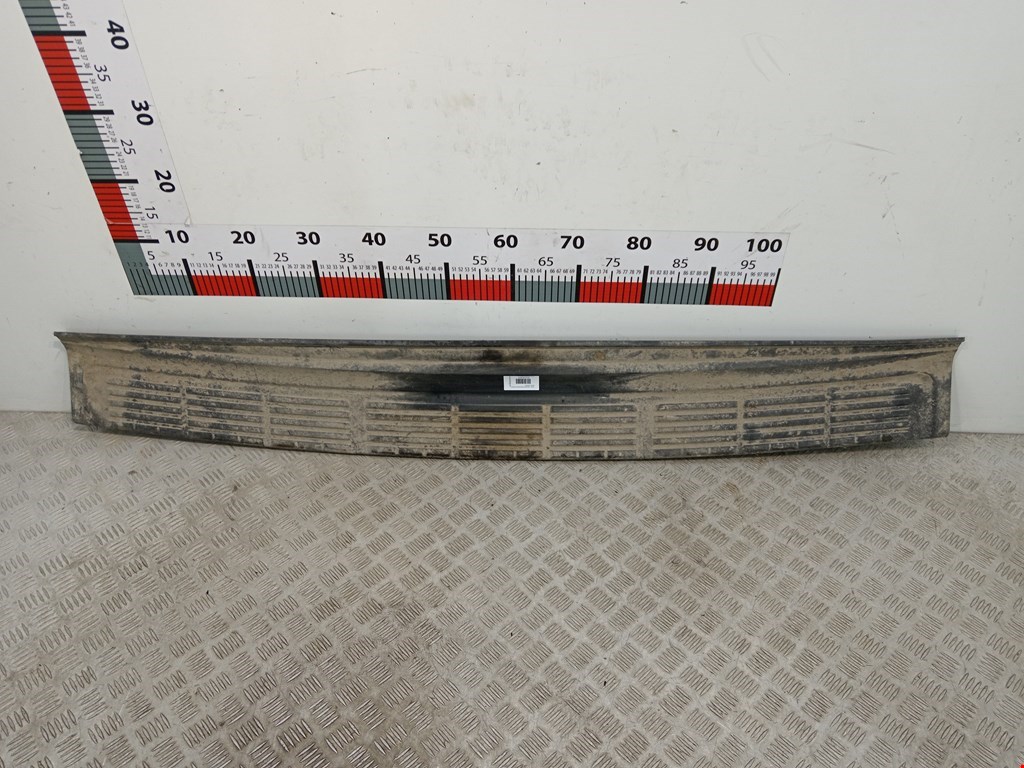 Накладка (молдинг) бампера заднего Toyota Land Cruiser (J200) (2007-2021)