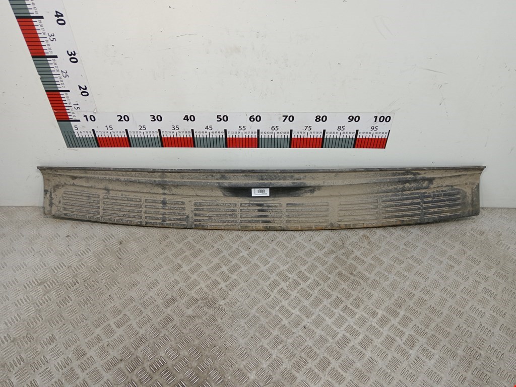 Накладка (молдинг) бампера заднего Toyota Land Cruiser (J200) (2007-2021)