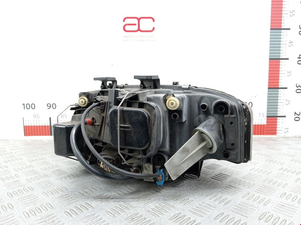 Фара правая AUDI A6 C5 1997-2004