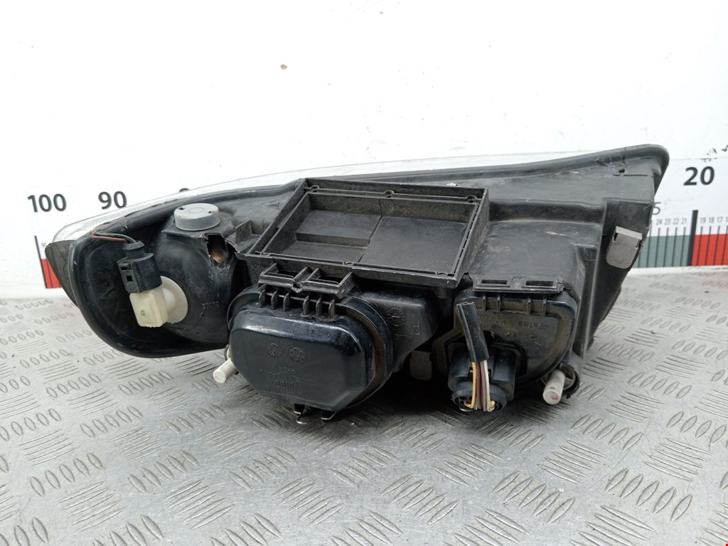 Фара правая AUDI A4 B5 1995-2001