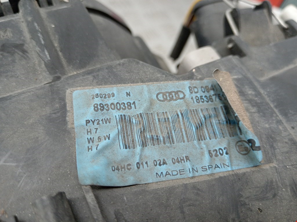 Фара правая AUDI A4 B5 1995-2001