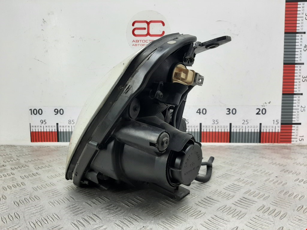 Фара левая KIA Carnival II 2006-2014