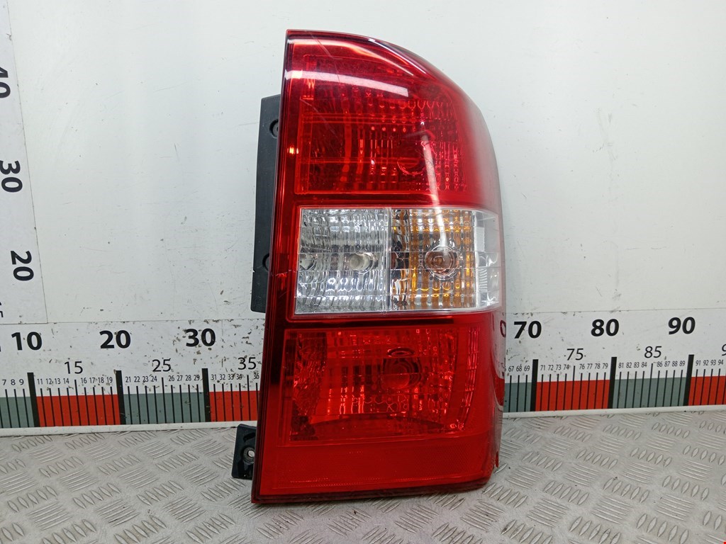Фонарь задний правый KIA Carnival II 2006-2014