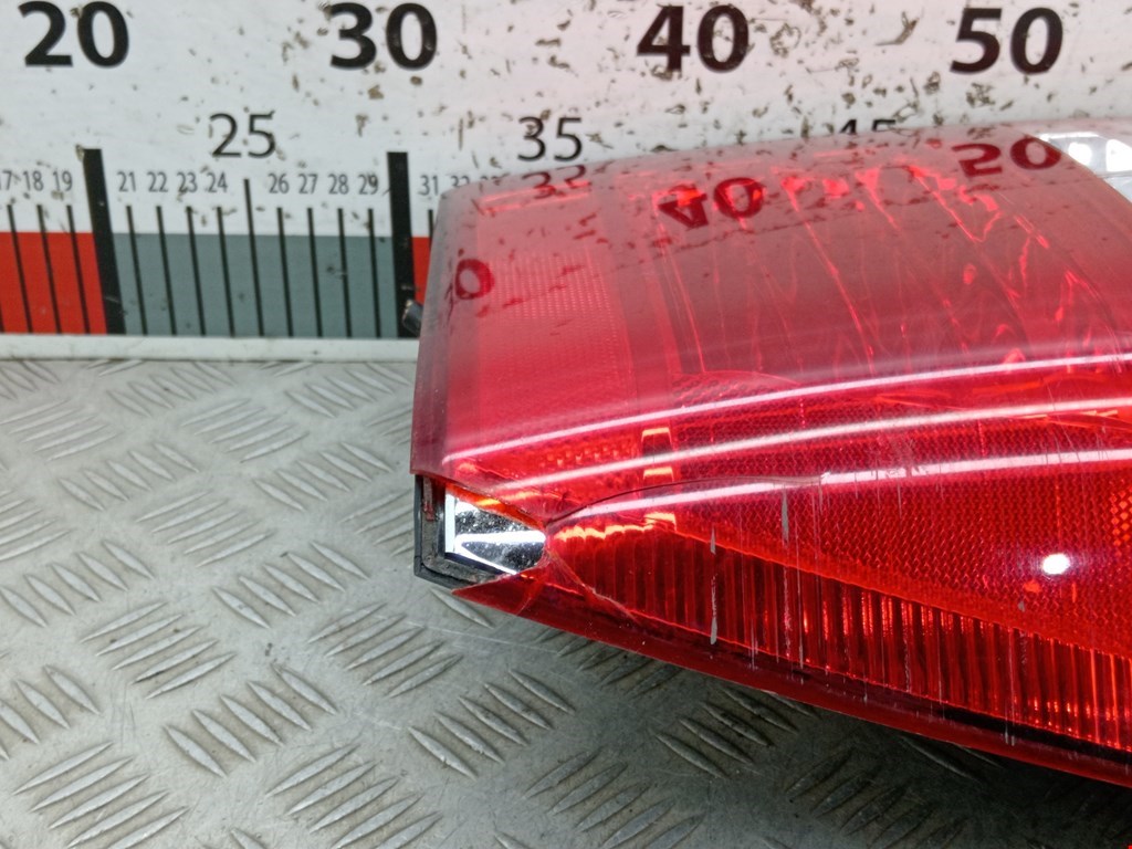 Фонарь задний правый KIA Carnival II 2006-2014