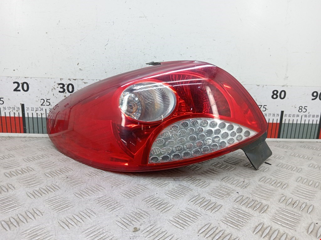 Фонарь задний левый PEUGEOT 206 1998-2012