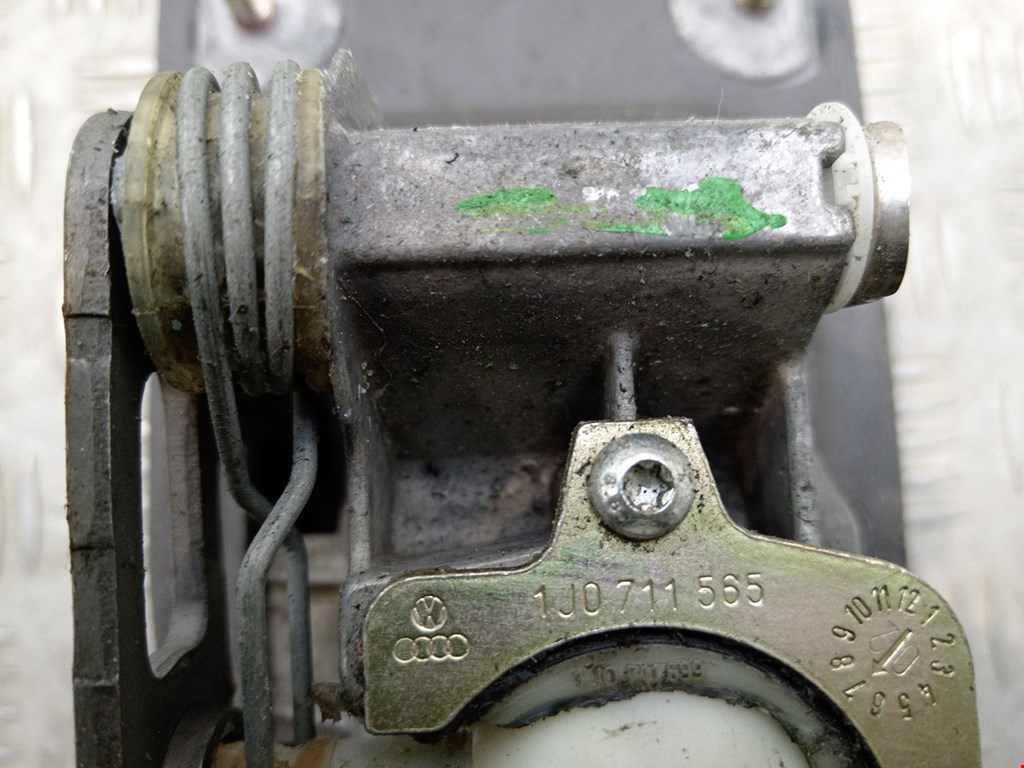 Кулиса (селектор) АКПП/МКПП в салоне VOLKSWAGEN Polo IV 2001-2009