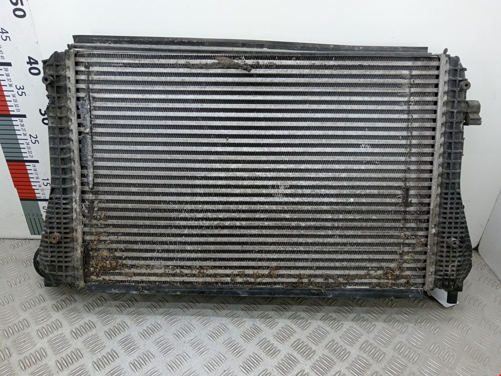 Интеркулер (радиатор интеркулера) VOLKSWAGEN Touran 2003-2010