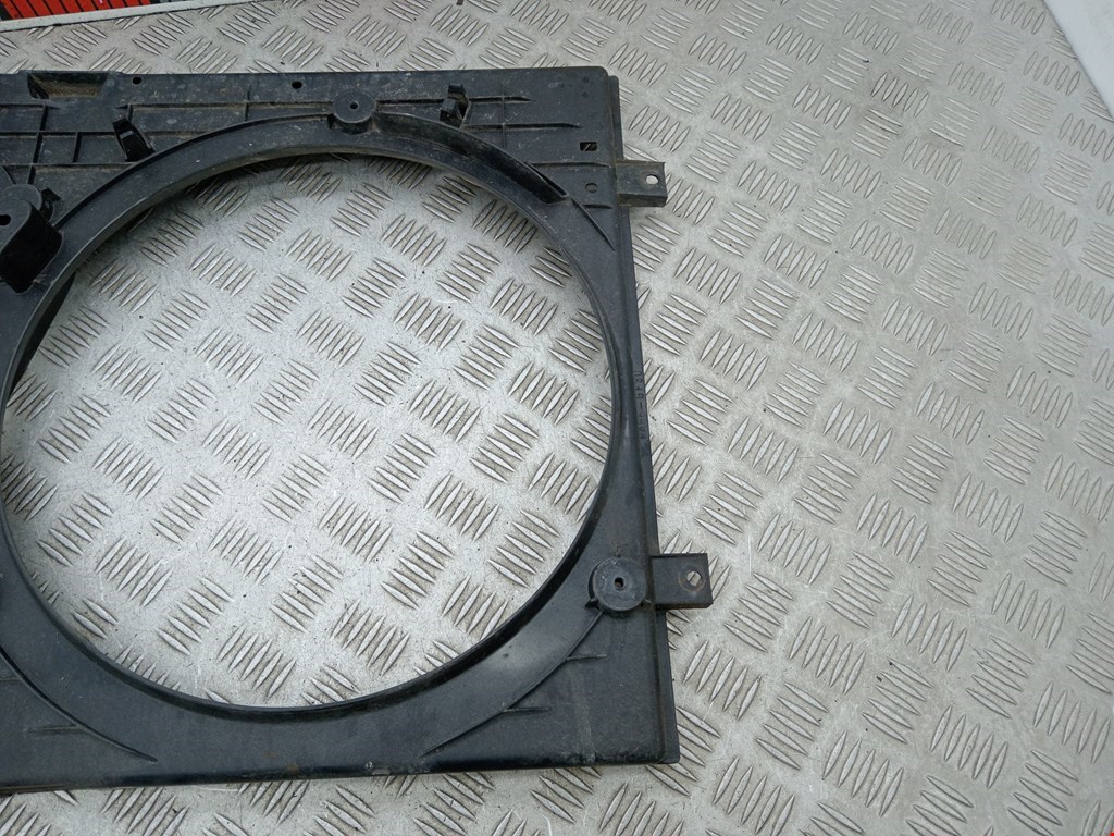 Диффузор (кожух) вентилятора VOLKSWAGEN Golf IV 1997-2003