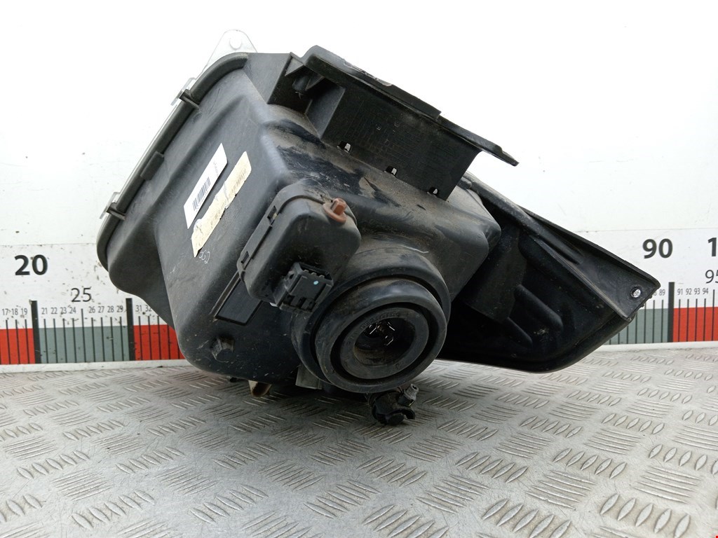 Фара правая DODGE Nitro 2006-2011