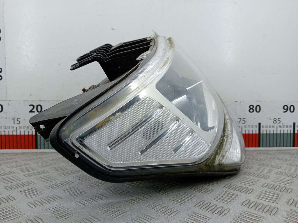 Фара правая DODGE Nitro 2006-2011