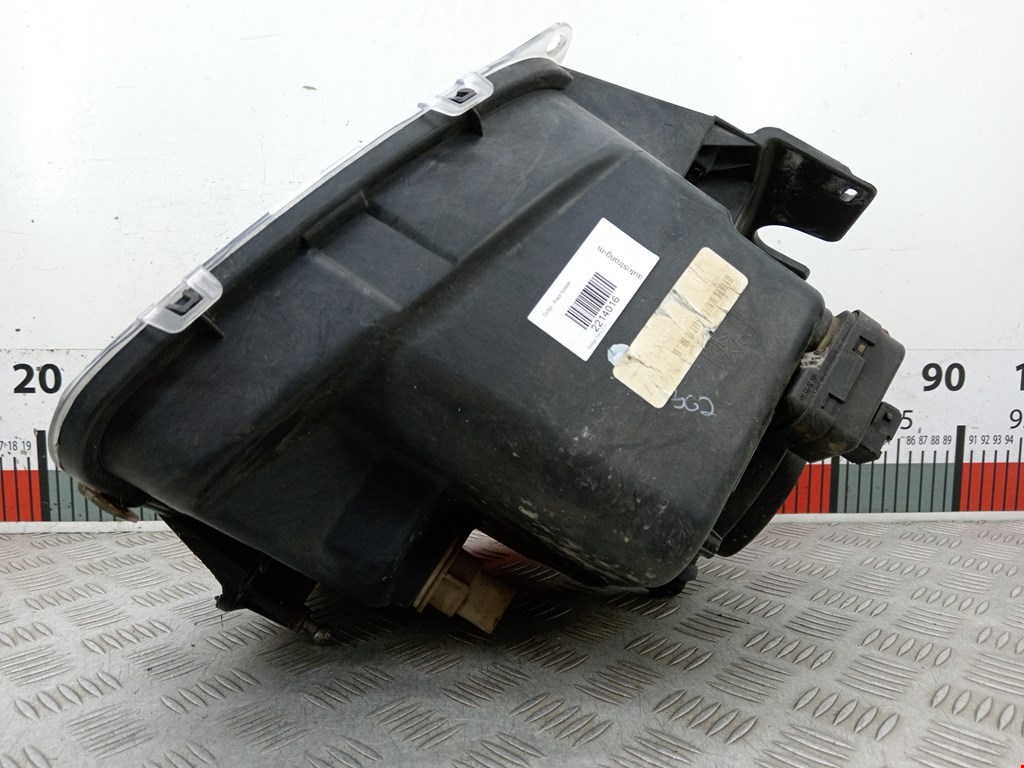 Фара правая DODGE Nitro 2006-2011