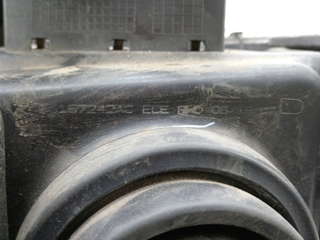 Фара правая DODGE Nitro 2006-2011