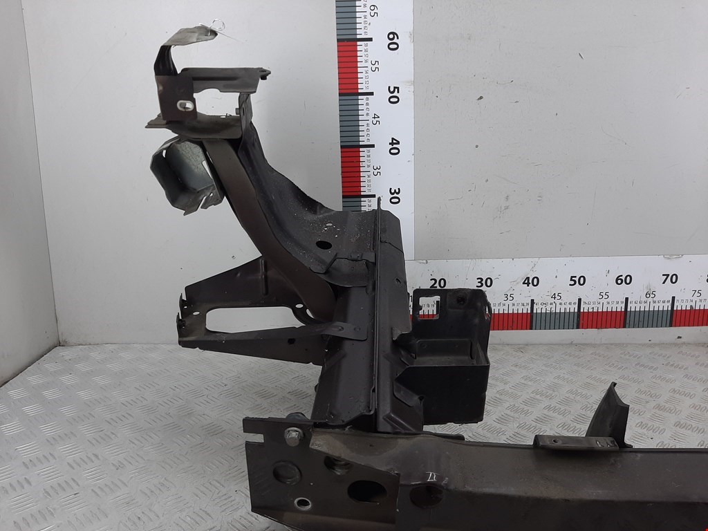 Усилитель переднего бампера (передний) VOLVO XC90 2002-2014