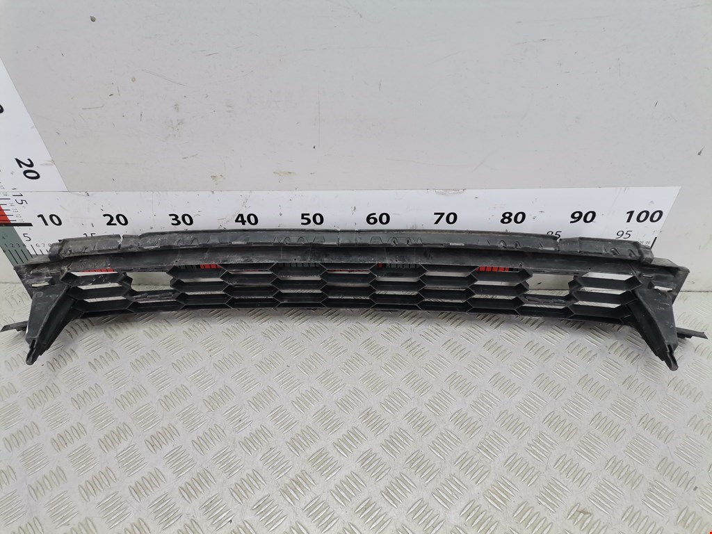 Решетка в бампер SKODA Karoq 2017-н.в.