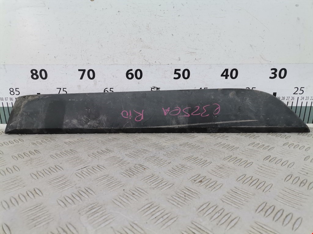 Накладка (молдинг) двери задней правой Kia Rio 4 (YB) (2017-2023)