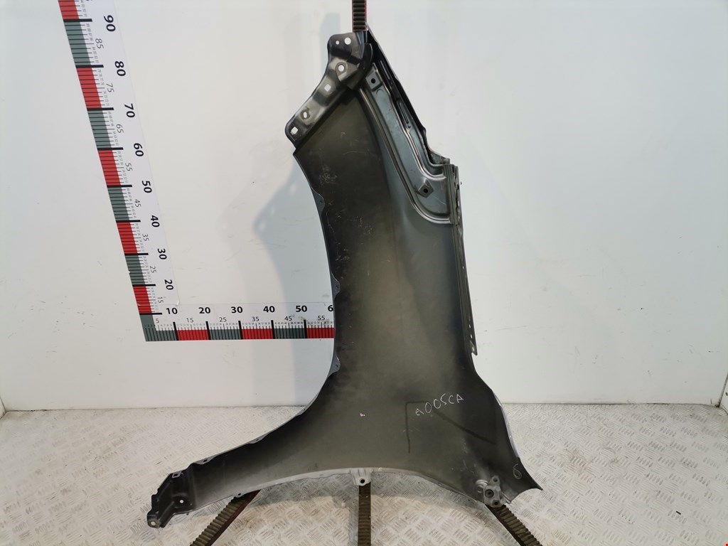 Крыло переднее правое LEXUS LX 570 2007-н.в.