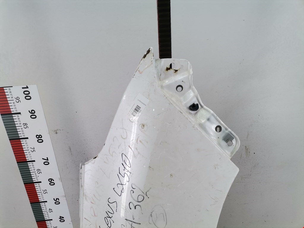 Крыло переднее правое LEXUS LX 570 2007-н.в.