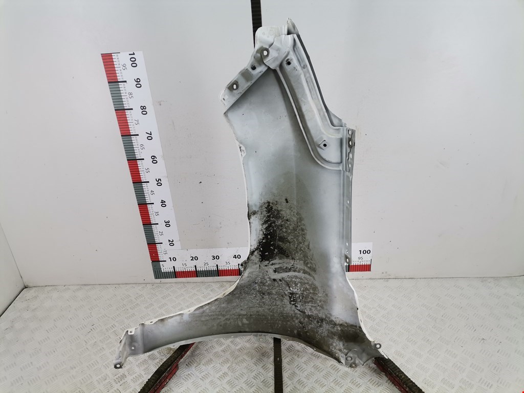 Крыло переднее правое LEXUS LX 570 2007-н.в.