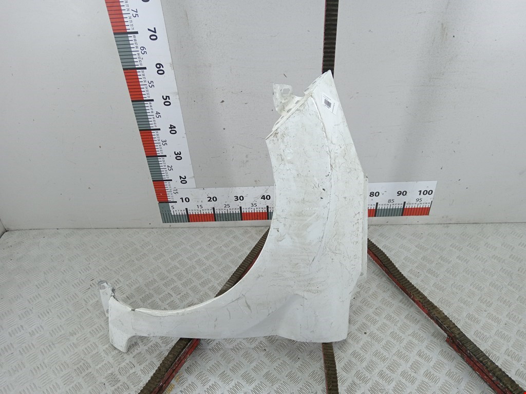 Крыло переднее левое FORD Fiesta 2008-2012